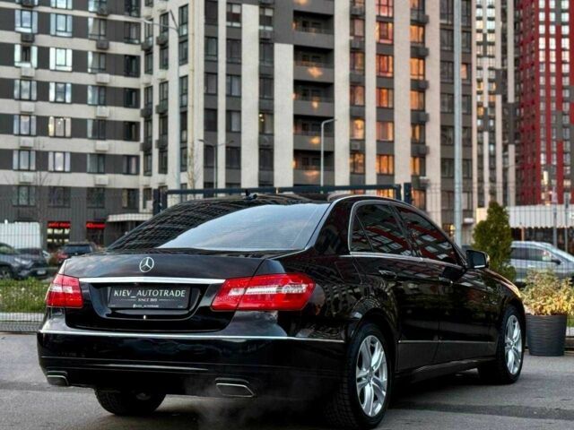 Черный Мерседес Е-Класс, объемом двигателя 1.8 л и пробегом 117 тыс. км за 13500 $, фото 2 на Automoto.ua
