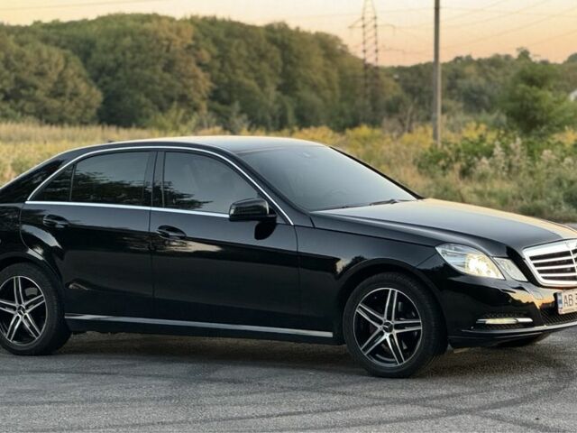 Черный Мерседес Е-Класс, объемом двигателя 2.2 л и пробегом 210 тыс. км за 15000 $, фото 9 на Automoto.ua