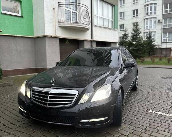 Черный Мерседес Е-Класс, объемом двигателя 2.2 л и пробегом 278 тыс. км за 12999 $, фото 1 на Automoto.ua
