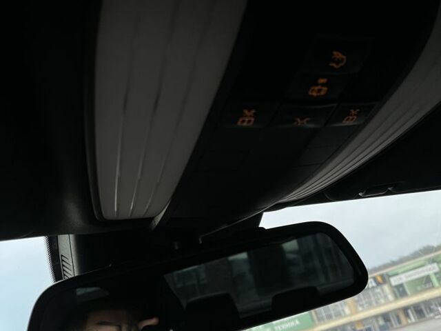 Чорний Мерседес Е-Клас, об'ємом двигуна 2.1 л та пробігом 300 тис. км за 14800 $, фото 19 на Automoto.ua