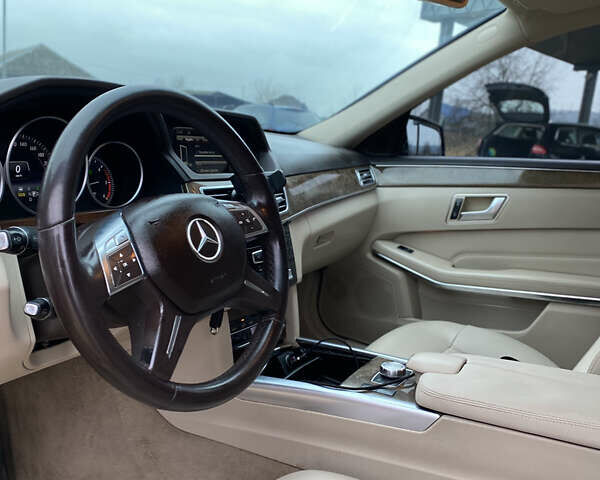 Черный Мерседес Е-Класс, объемом двигателя 2.2 л и пробегом 261 тыс. км за 15000 $, фото 15 на Automoto.ua