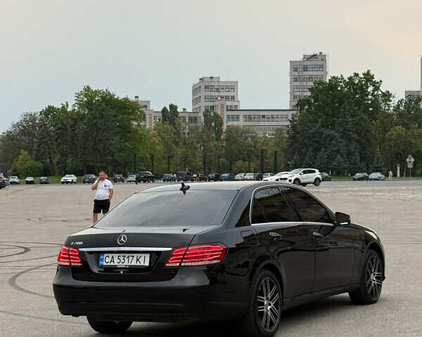 Черный Мерседес Е-Класс, объемом двигателя 2 л и пробегом 329 тыс. км за 13900 $, фото 25 на Automoto.ua