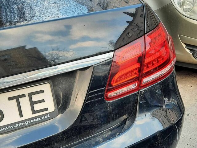 Черный Мерседес Е-Класс, объемом двигателя 2 л и пробегом 100 тыс. км за 18400 $, фото 16 на Automoto.ua