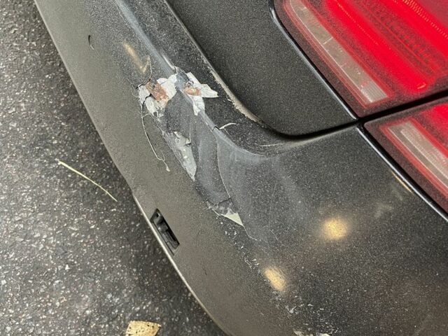 Чорний Мерседес Е-Клас, об'ємом двигуна 2.1 л та пробігом 360 тис. км за 10800 $, фото 6 на Automoto.ua