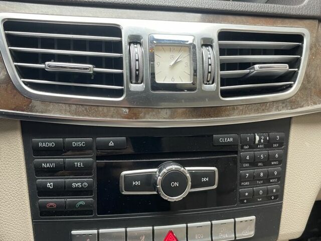 Чорний Мерседес Е-Клас, об'ємом двигуна 2.1 л та пробігом 360 тис. км за 10800 $, фото 13 на Automoto.ua