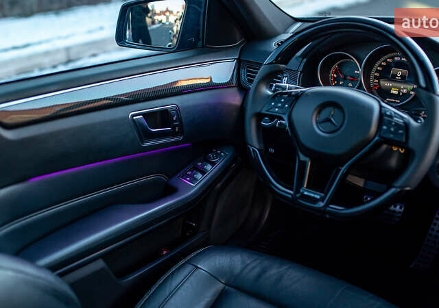 Черный Мерседес Е-Класс, объемом двигателя 2.1 л и пробегом 90 тыс. км за 16000 $, фото 18 на Automoto.ua