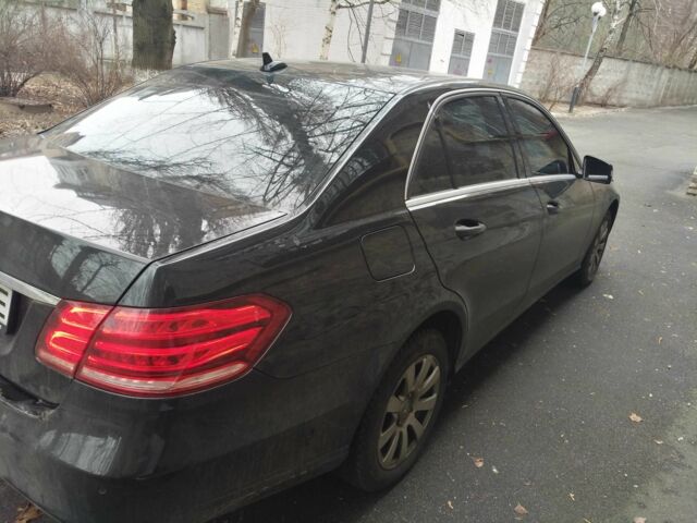 Черный Мерседес Е-Класс, объемом двигателя 2 л и пробегом 100 тыс. км за 18400 $, фото 18 на Automoto.ua