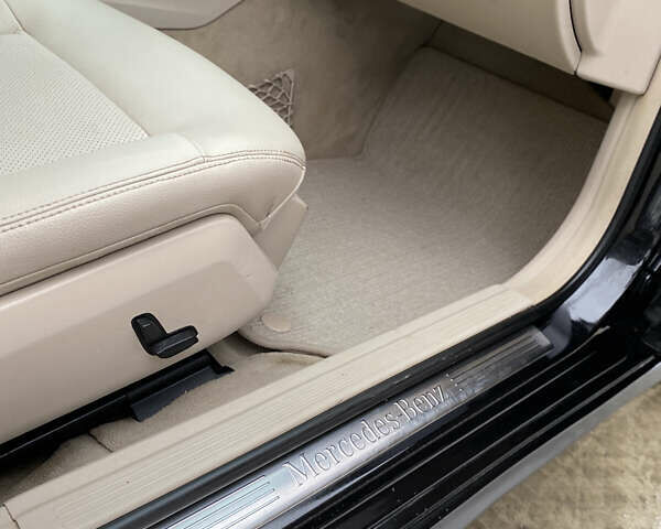 Черный Мерседес Е-Класс, объемом двигателя 2.2 л и пробегом 261 тыс. км за 15000 $, фото 19 на Automoto.ua