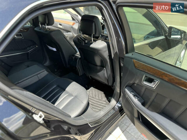 Черный Мерседес Е-Класс, объемом двигателя 2.2 л и пробегом 220 тыс. км за 17000 $, фото 17 на Automoto.ua