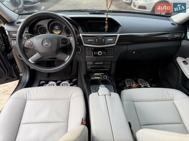 Чорний Мерседес Е-Клас, об'ємом двигуна 2.2 л та пробігом 277 тис. км за 12999 $, фото 8 на Automoto.ua