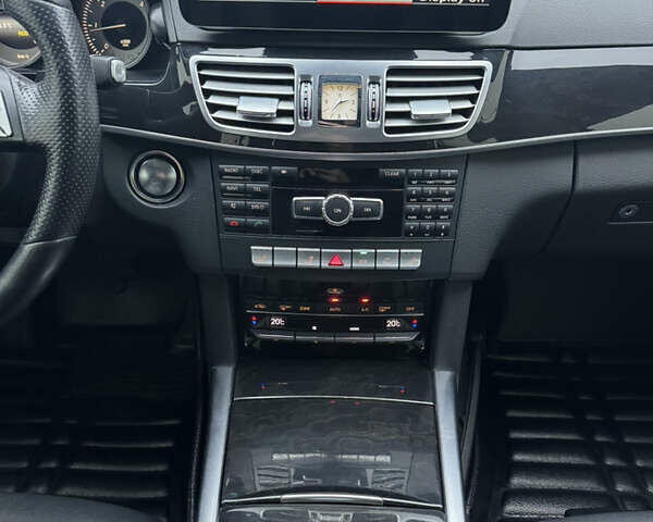 Чорний Мерседес Е-Клас, об'ємом двигуна 1.99 л та пробігом 197 тис. км за 19900 $, фото 46 на Automoto.ua