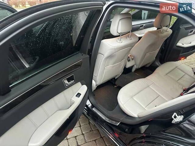Черный Мерседес Е-Класс, объемом двигателя 2.2 л и пробегом 278 тыс. км за 12999 $, фото 2 на Automoto.ua