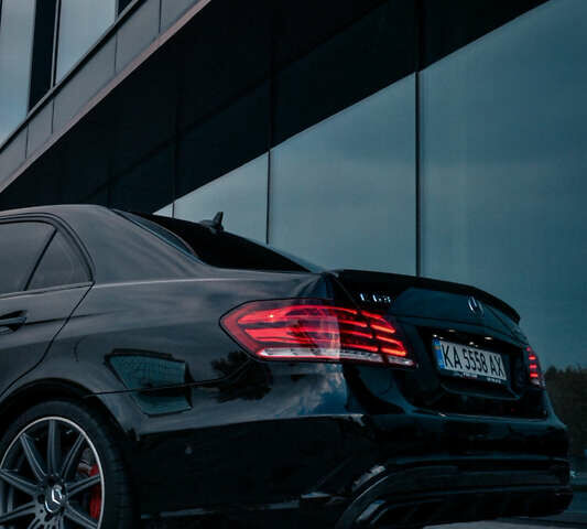 Черный Мерседес Е-Класс, объемом двигателя 5.46 л и пробегом 147 тыс. км за 35000 $, фото 10 на Automoto.ua