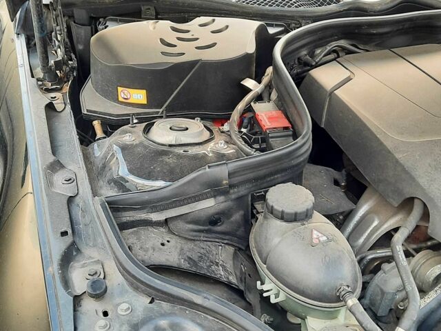 Черный Мерседес Е-Класс, объемом двигателя 2 л и пробегом 100 тыс. км за 18400 $, фото 2 на Automoto.ua