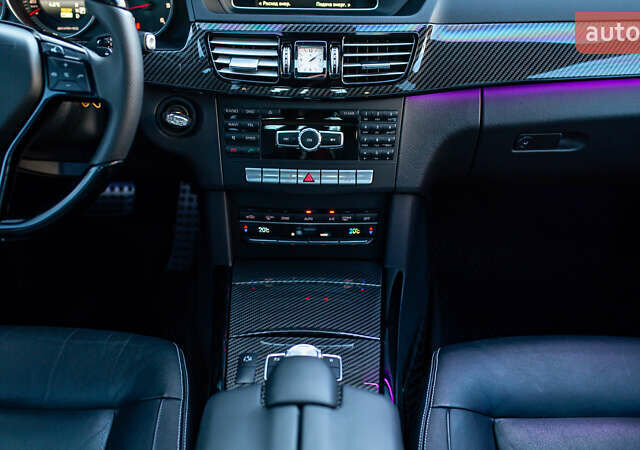 Черный Мерседес Е-Класс, объемом двигателя 2.1 л и пробегом 90 тыс. км за 16000 $, фото 19 на Automoto.ua