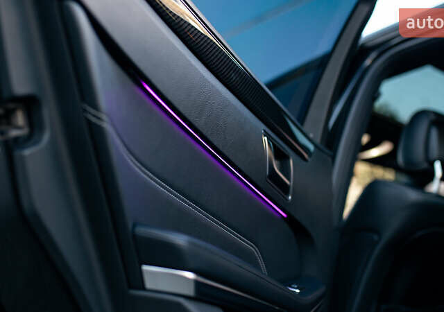 Черный Мерседес Е-Класс, объемом двигателя 2.1 л и пробегом 90 тыс. км за 16000 $, фото 15 на Automoto.ua