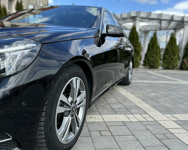 Мерседес Е-Класс 2013 в Долине на Automoto.ua Черный Мерседес Е-Класс, объемом двигателя 2.2 л и пробегом 298 тыс. км за 18700 $, фото 10 на Automoto.ua