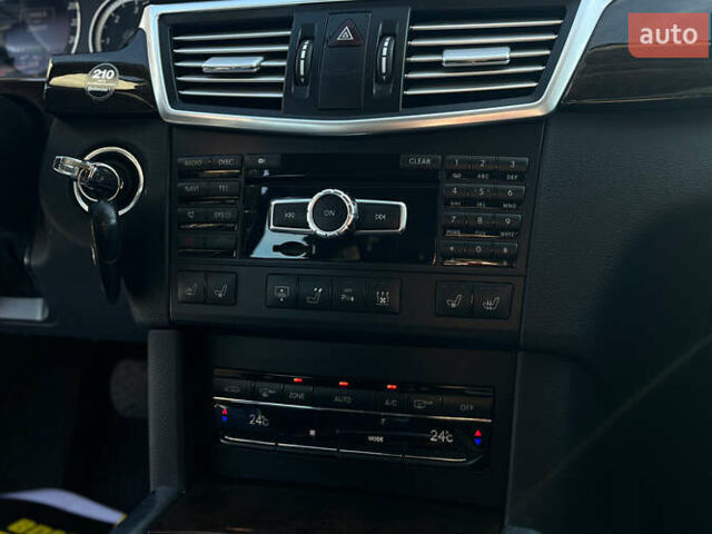 Черный Мерседес Е-Класс, объемом двигателя 2.14 л и пробегом 254 тыс. км за 18200 $, фото 17 на Automoto.ua