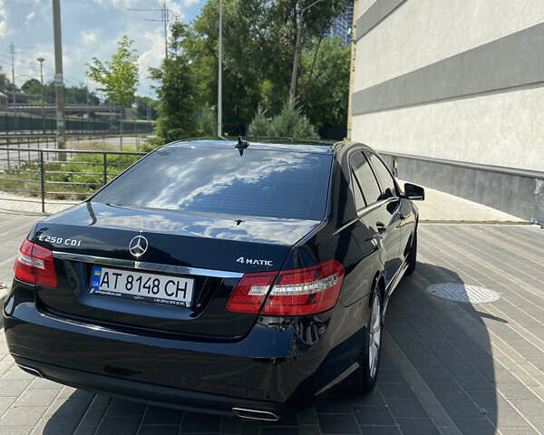 Черный Мерседес Е-Класс, объемом двигателя 2.2 л и пробегом 235 тыс. км за 16400 $, фото 3 на Automoto.ua