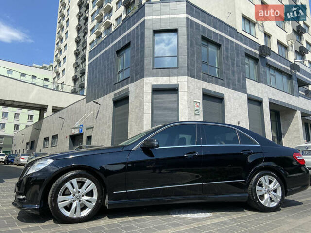 Черный Мерседес Е-Класс, объемом двигателя 2.2 л и пробегом 235 тыс. км за 16400 $, фото 2 на Automoto.ua