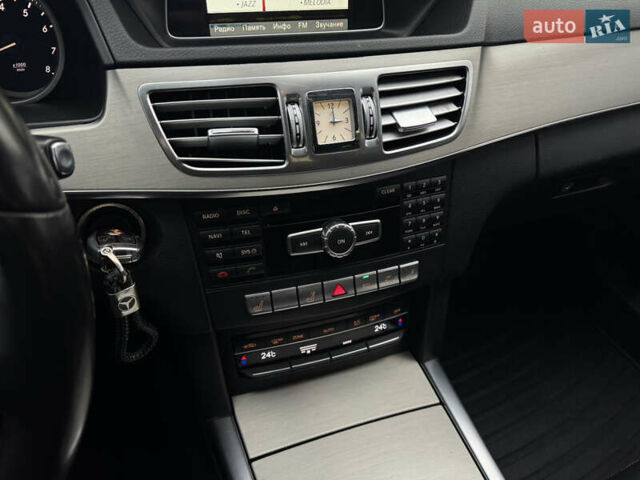 Чорний Мерседес Е-Клас, об'ємом двигуна 2 л та пробігом 329 тис. км за 13600 $, фото 18 на Automoto.ua