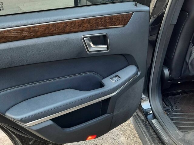 Черный Мерседес Е-Класс, объемом двигателя 2 л и пробегом 100 тыс. км за 18400 $, фото 12 на Automoto.ua