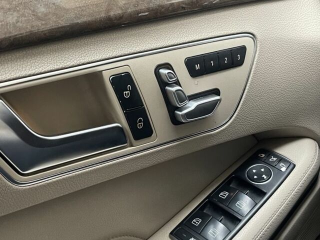 Чорний Мерседес Е-Клас, об'ємом двигуна 2.1 л та пробігом 360 тис. км за 10800 $, фото 10 на Automoto.ua