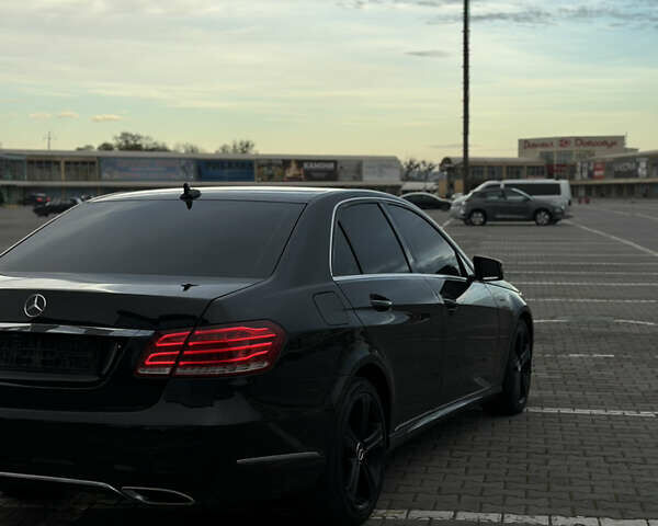 Мерседес Е-Класс 2013 в Черновцах на Automoto.ua Черный Мерседес Е-Класс, объемом двигателя 2.2 л и пробегом 371 тыс. км за 15500 $, фото 1 на Automoto.ua