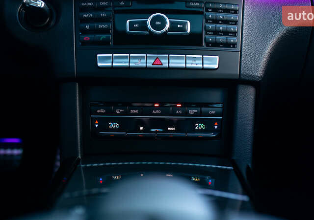 Черный Мерседес Е-Класс, объемом двигателя 2.1 л и пробегом 90 тыс. км за 16000 $, фото 31 на Automoto.ua