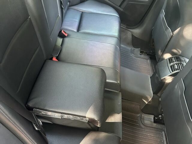 Черный Мерседес Е-Класс, объемом двигателя 1.8 л и пробегом 293 тыс. км за 9999 $, фото 7 на Automoto.ua