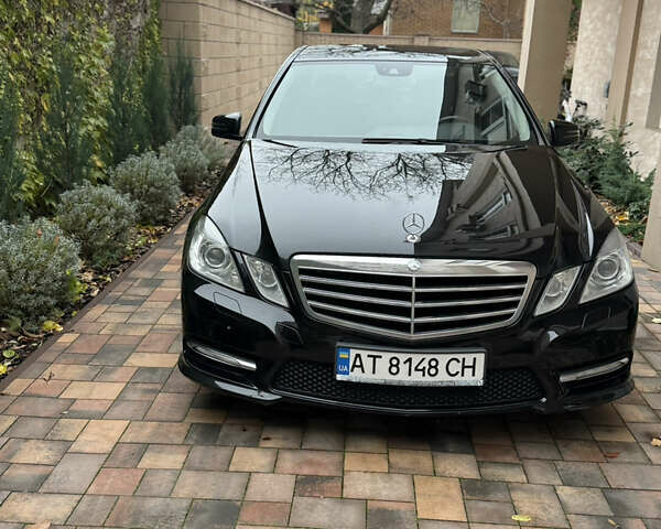 Черный Мерседес Е-Класс, объемом двигателя 2.2 л и пробегом 235 тыс. км за 16400 $, фото 1 на Automoto.ua