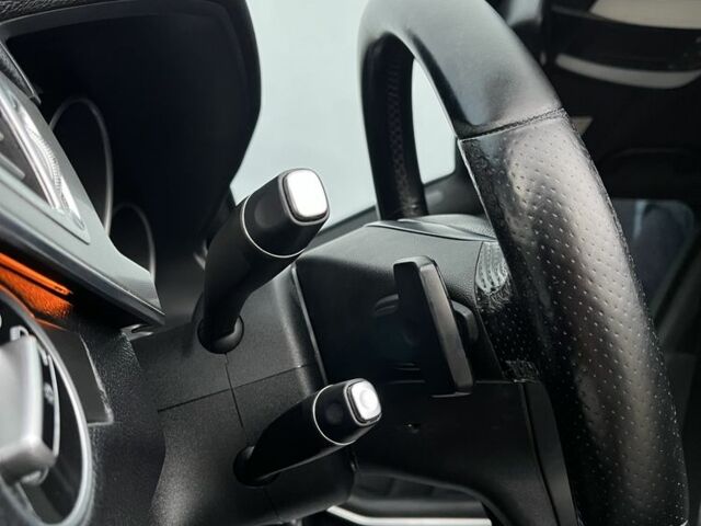 Чорний Мерседес Е-Клас, об'ємом двигуна 2.1 л та пробігом 300 тис. км за 14800 $, фото 9 на Automoto.ua