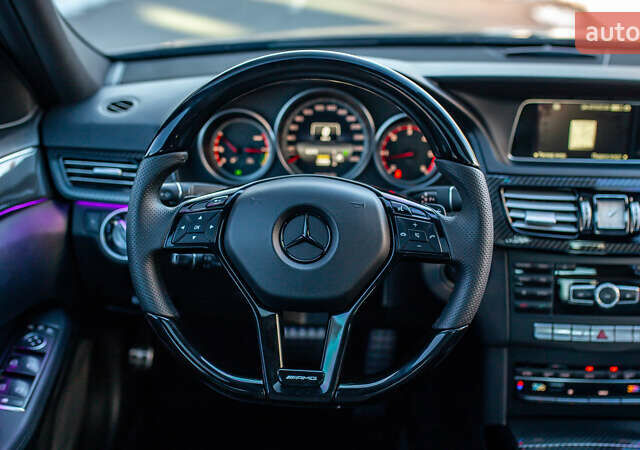 Черный Мерседес Е-Класс, объемом двигателя 2.1 л и пробегом 90 тыс. км за 16000 $, фото 29 на Automoto.ua