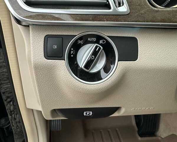 Черный Мерседес Е-Класс, объемом двигателя 2.2 л и пробегом 48 тыс. км за 23999 $, фото 15 на Automoto.ua