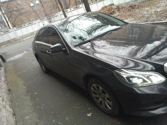 Черный Мерседес Е-Класс, объемом двигателя 2 л и пробегом 100 тыс. км за 18400 $, фото 19 на Automoto.ua