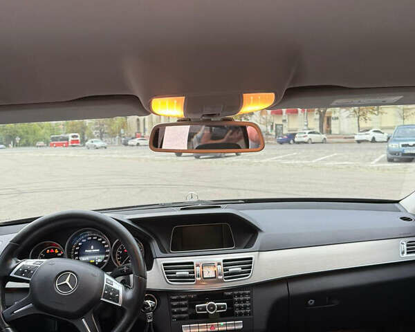 Черный Мерседес Е-Класс, объемом двигателя 2 л и пробегом 329 тыс. км за 13900 $, фото 27 на Automoto.ua