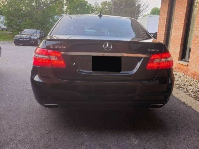 Черный Мерседес Е-Класс, объемом двигателя 3.5 л и пробегом 149 тыс. км за 14000 $, фото 4 на Automoto.ua