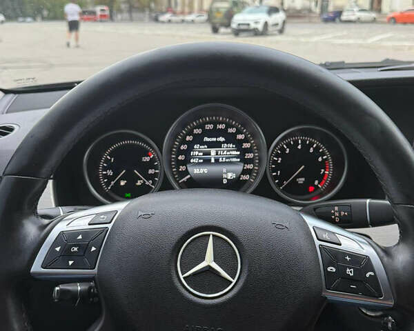 Черный Мерседес Е-Класс, объемом двигателя 2 л и пробегом 329 тыс. км за 13900 $, фото 29 на Automoto.ua