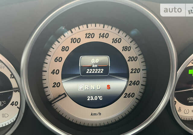 Черный Мерседес Е-Класс, объемом двигателя 2.2 л и пробегом 222 тыс. км за 22222 $, фото 48 на Automoto.ua