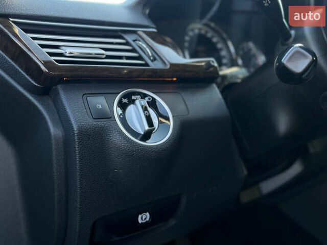 Черный Мерседес Е-Класс, объемом двигателя 2.14 л и пробегом 254 тыс. км за 18200 $, фото 14 на Automoto.ua