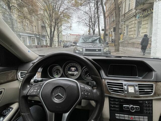 Чорний Мерседес Е-Клас, об'ємом двигуна 2.1 л та пробігом 360 тис. км за 10800 $, фото 5 на Automoto.ua