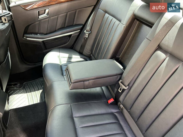 Черный Мерседес Е-Класс, объемом двигателя 2.2 л и пробегом 220 тыс. км за 17000 $, фото 7 на Automoto.ua