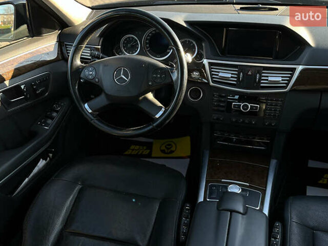 Черный Мерседес Е-Класс, объемом двигателя 2.14 л и пробегом 254 тыс. км за 18200 $, фото 19 на Automoto.ua