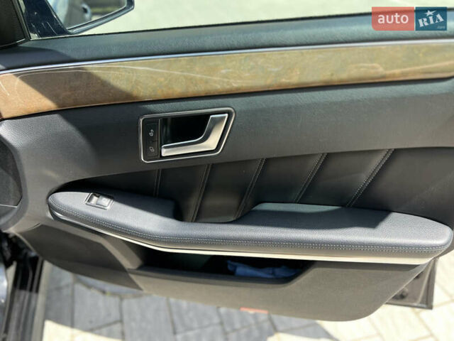 Черный Мерседес Е-Класс, объемом двигателя 2.2 л и пробегом 220 тыс. км за 17000 $, фото 18 на Automoto.ua