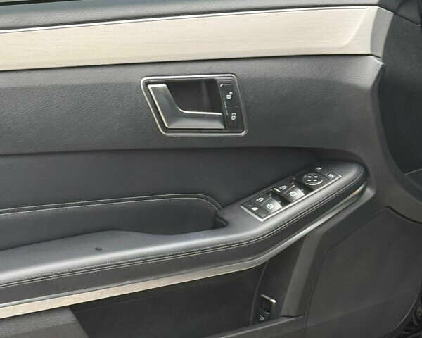 Черный Мерседес Е-Класс, объемом двигателя 2 л и пробегом 329 тыс. км за 13900 $, фото 26 на Automoto.ua