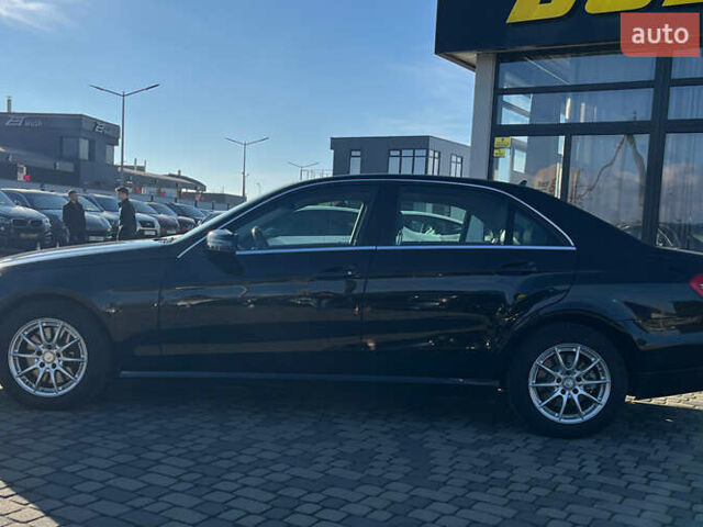 Черный Мерседес Е-Класс, объемом двигателя 2.14 л и пробегом 254 тыс. км за 18200 $, фото 3 на Automoto.ua