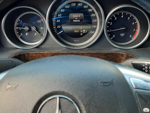 Черный Мерседес Е-Класс, объемом двигателя 2 л и пробегом 100 тыс. км за 18400 $, фото 8 на Automoto.ua