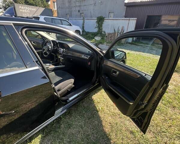 Черный Мерседес Е-Класс, объемом двигателя 2.1 л и пробегом 422 тыс. км за 15000 $, фото 9 на Automoto.ua