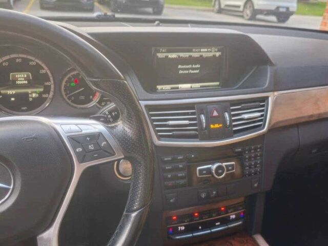 Черный Мерседес Е-Класс, объемом двигателя 3.5 л и пробегом 149 тыс. км за 14000 $, фото 11 на Automoto.ua