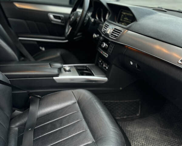 Мерседес Е-Класс 2013 в Черновцах на Automoto.ua Черный Мерседес Е-Класс, объемом двигателя 2.2 л и пробегом 371 тыс. км за 15500 $, фото 17 на Automoto.ua